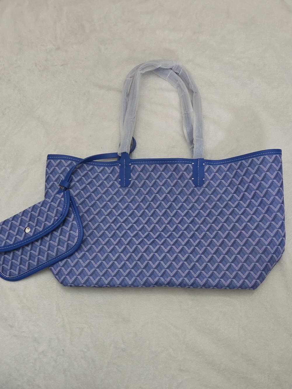 Blue Geometric Patterned Tote Bag with Wristlet